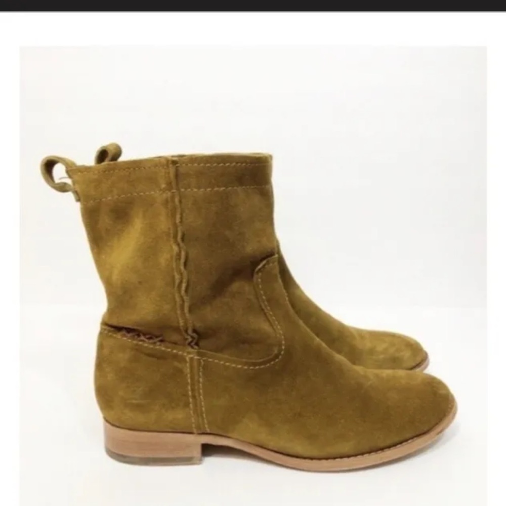 Frye Cara short suede boots